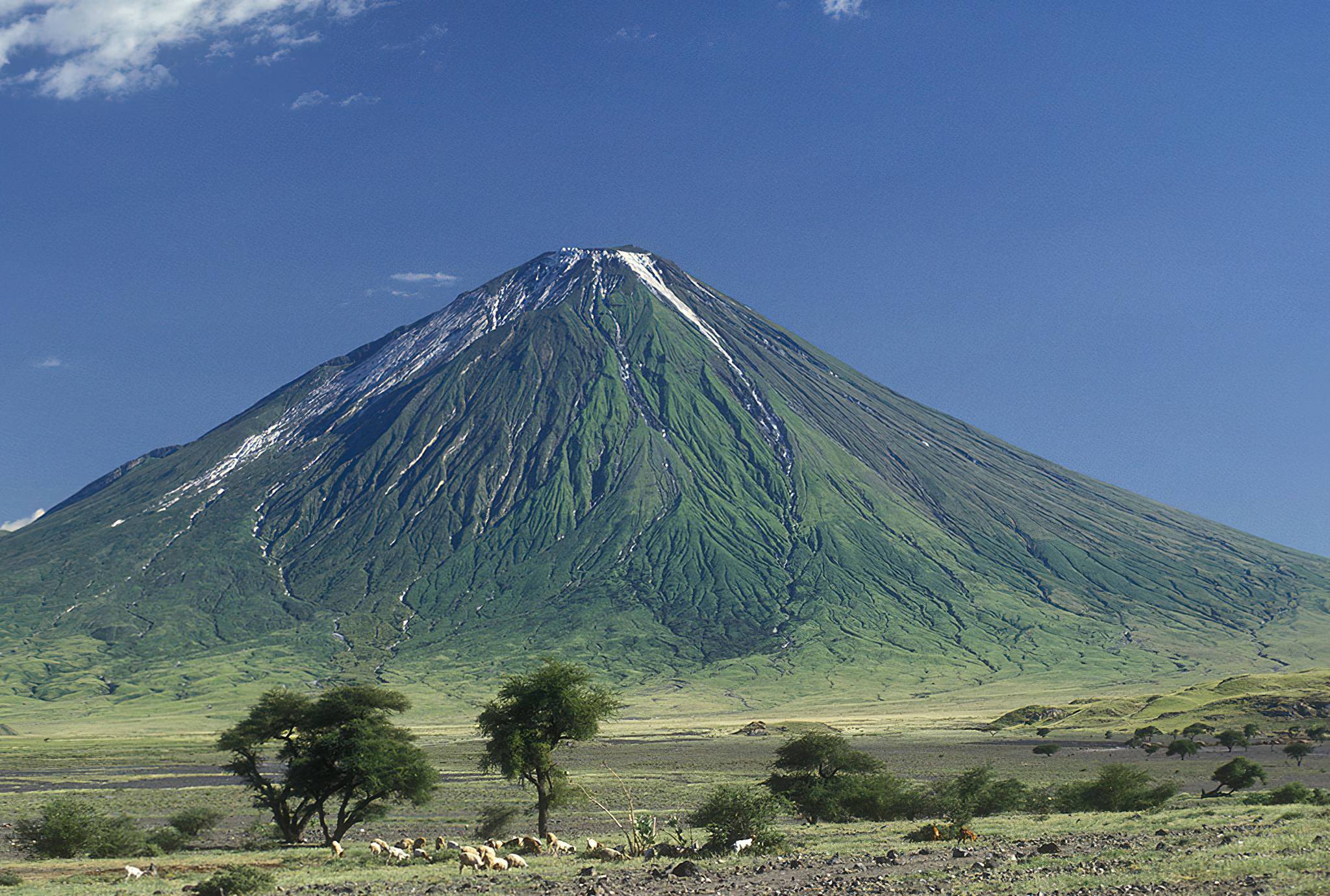 Mount Oldonyo Lengai 08
